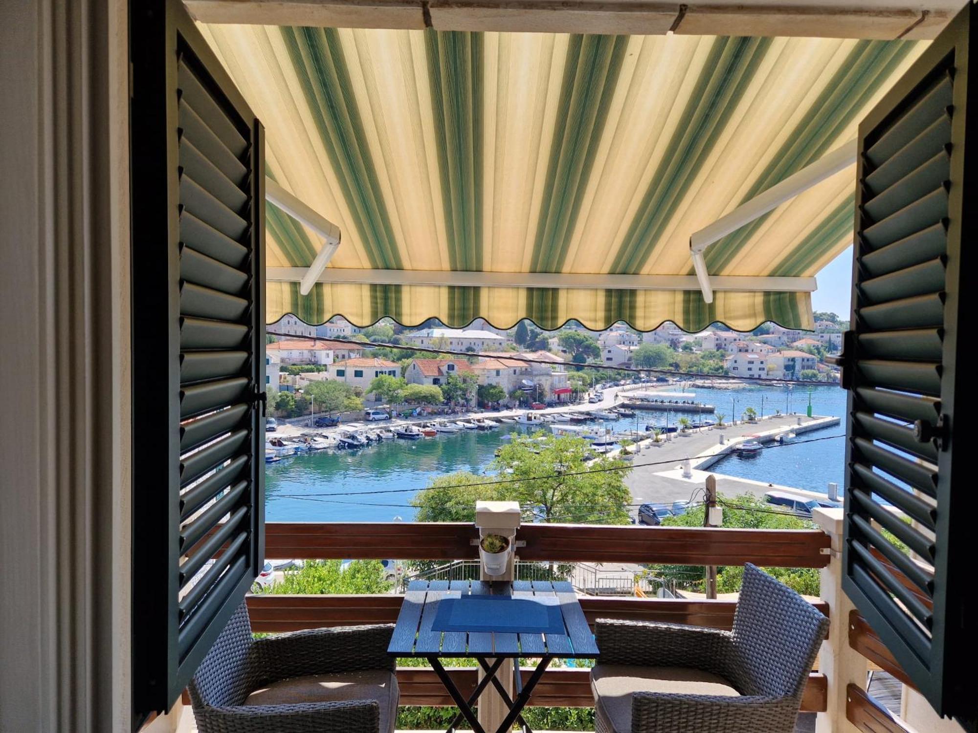 Studio Apartment Riva Sumartin Exterior photo