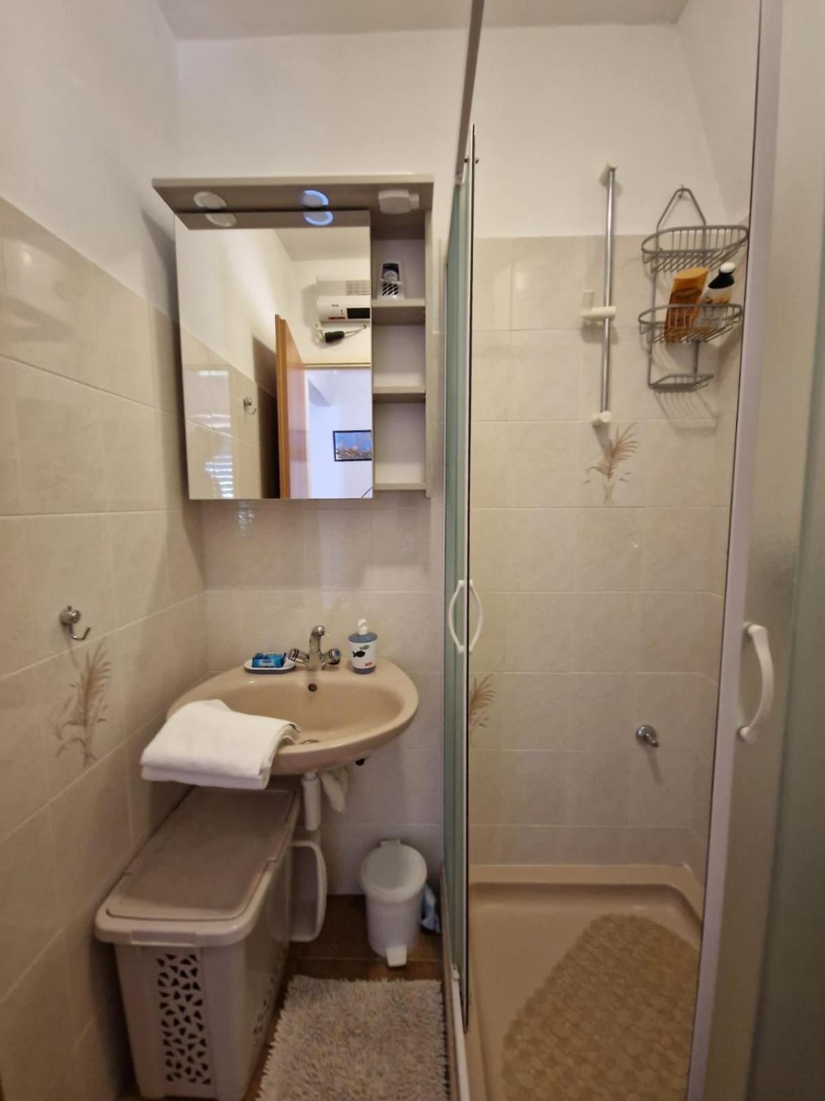 Studio Apartment Riva Sumartin Exterior photo